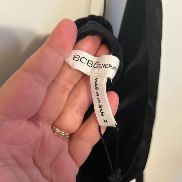 BCBGeneration • Cowl neck, spaghetti strap tank with “X” back - Picture 5 of 5